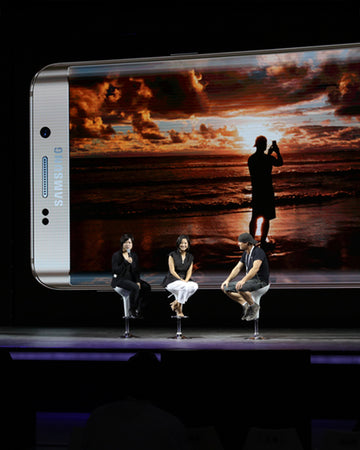 Peter Lik on stage in Shanghai, China during launch of Samsung Galaxy 6+ in 2015.
