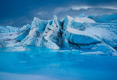 Frozen turquoise water and white glacier cliffs of Mantanuska Alaska 
